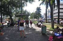 Caminhando na Praça da Independência, que na verdade é um boulevard, em Port of Spain, capital de Trinidad e Tobago